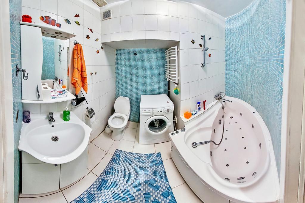 Apartments On Valova 25 Lviv Bagian luar foto