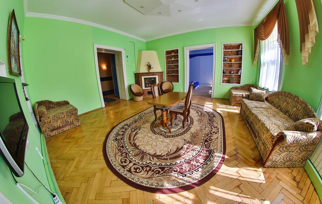 Apartments On Valova 25 Lviv Bagian luar foto