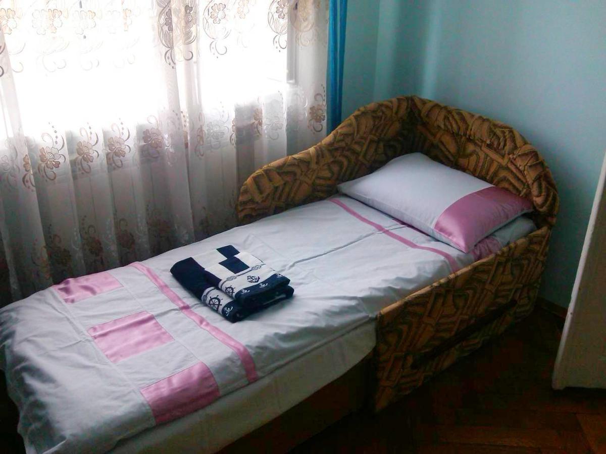 Apartments On Valova 25 Lviv Bagian luar foto