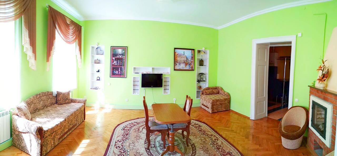 Apartments On Valova 25 Lviv Bagian luar foto